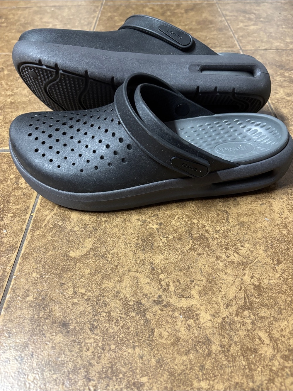 CROCS Black Slip-On Clog men’s 11 - Picture 3 of 7